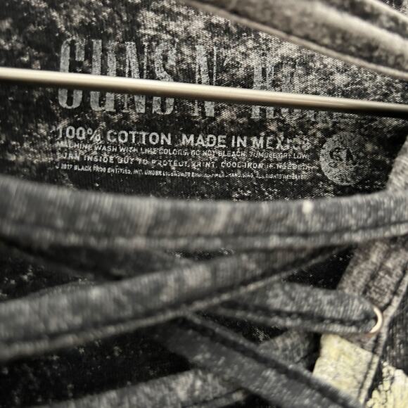 GUNS N ROSES Distressed Style V-Neck Tie Shirt Sz S - Picture 2 of 3